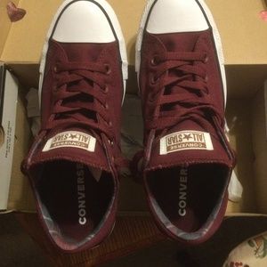 Womens size 9 converse